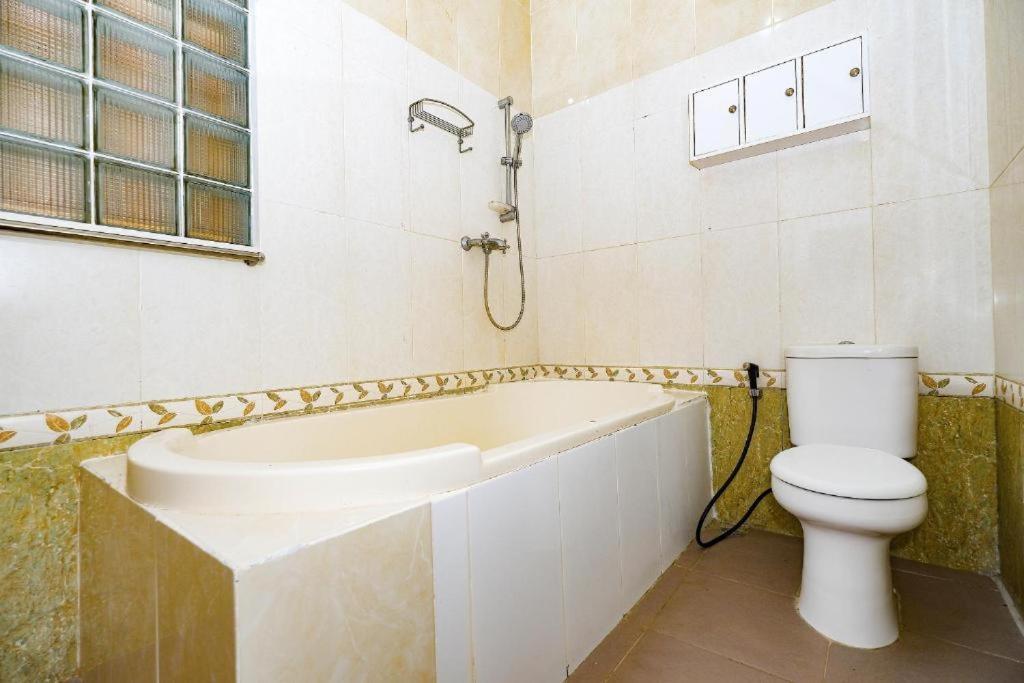 Guest House Gethsemane ซาลาตีกา ภายนอก รูปภาพ